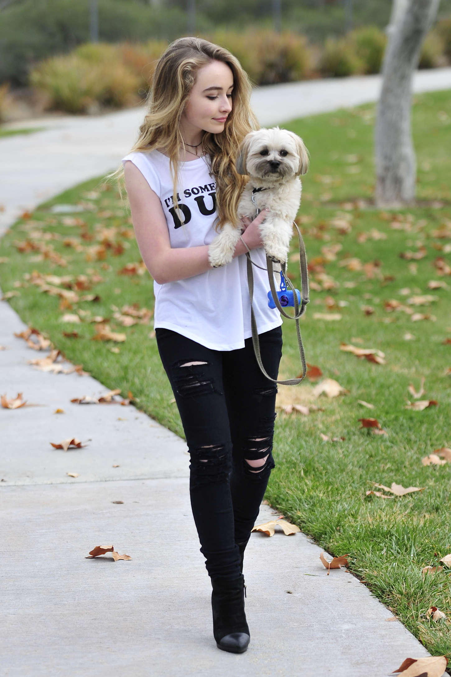 Sabrina-Carpenter-5