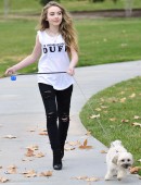 Sabrina-Carpenter-6