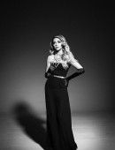 Sarah-Hyland-Galore-February-2015-6