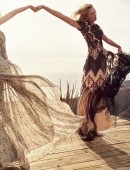 Taylor-Swift-and-Karlie-Kloss-Vogue-March-2015-4