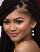 Zendaya-Coleman-2015-Oscar-14