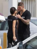 Adriana-Lima-Kissing-Boyfriend-6