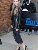 Amanda-Seyfried-The-Daily-Show-with-Jon-Stewart-NYC-7