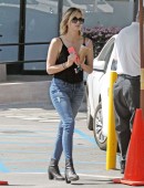 Ashley-Benson-Booty-in-Jeans-2