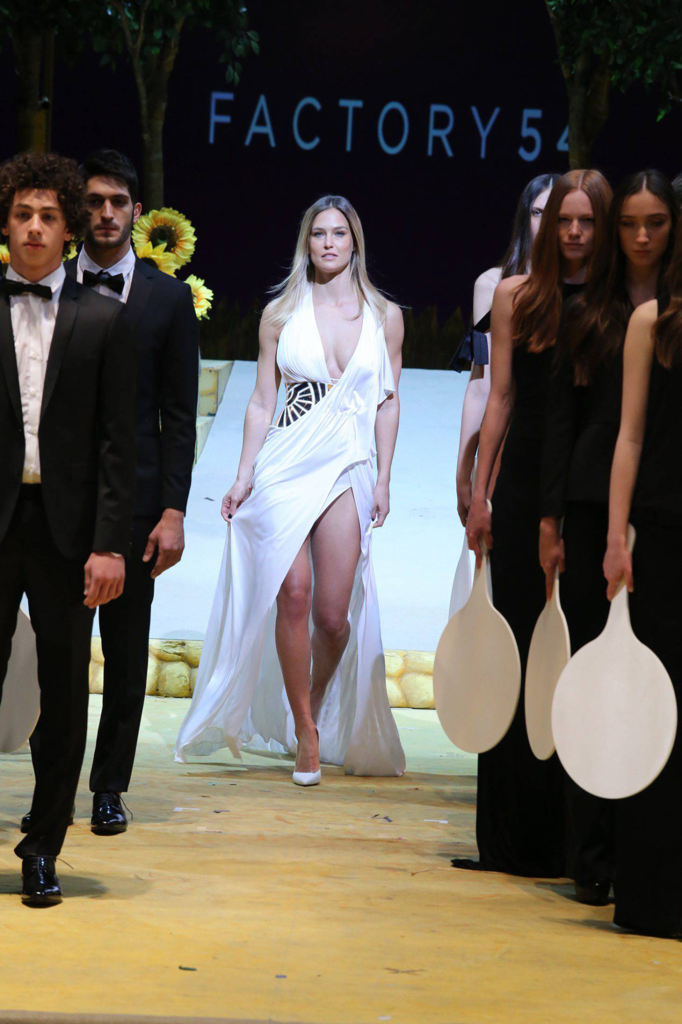 Bar-Refaeli-at-Factory-54-Summer-2015-Runway-Fashion-Show-5