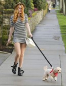 Bella-Thorne-walking-dog-5
