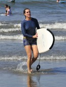 Brooke-Shields-Surfing-in-Costa-Rica-4