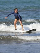 Brooke-Shields-Surfing-in-Costa-Rica-7