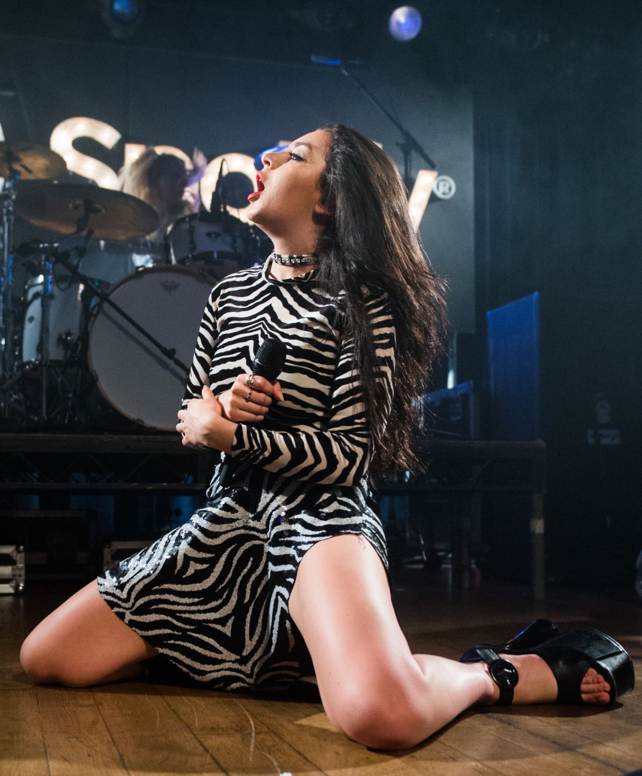 Charli-XCX-Spotify-Opening-Gig-in-London-8