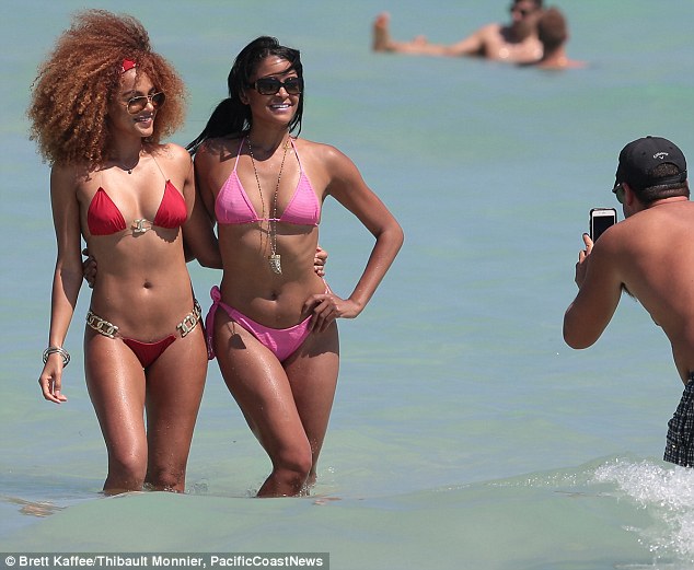 Claudia-Jordan-in-Bikini-12