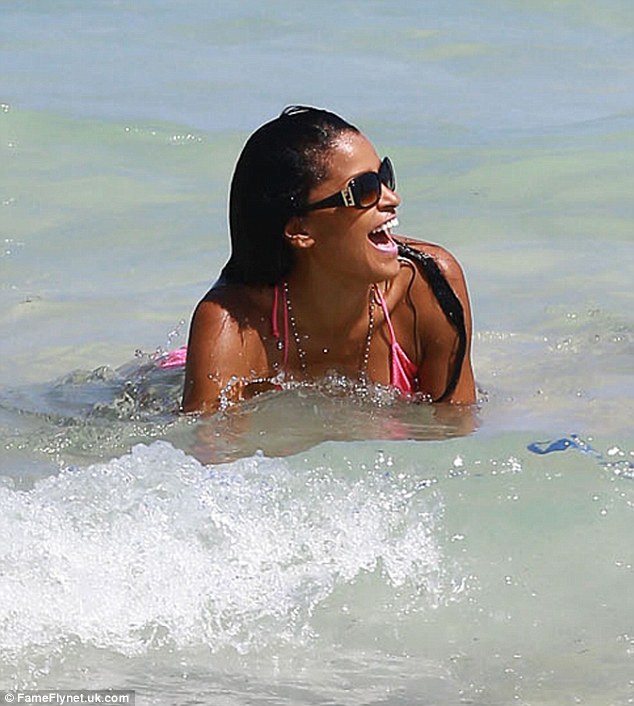 Claudia-Jordan-in-Bikini-13