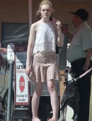 Elle-Fanning-Out-and-About-LA-604
