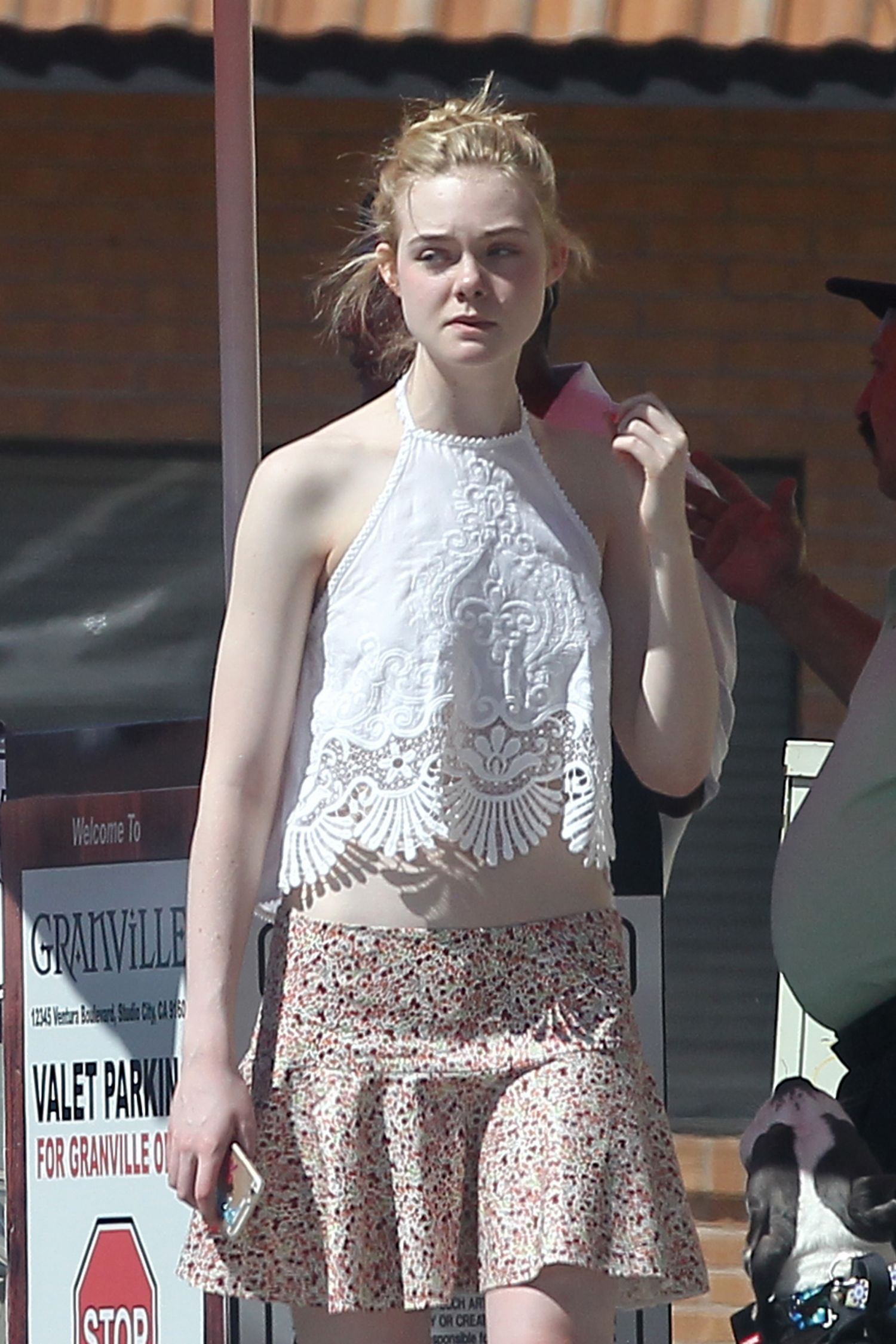 Elle-Fanning-Out-and-About-LA-605