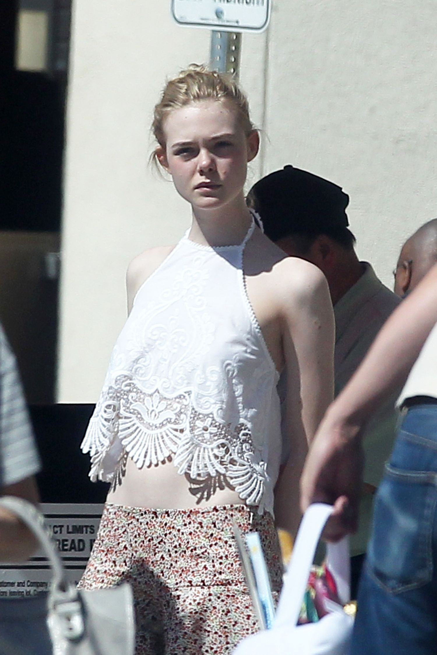 Elle-Fanning-Out-and-About-LA-607