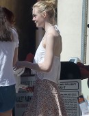 Elle-Fanning-Out-and-About-LA-610