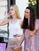Elle-Fanning-Shopping-Studio-City-3