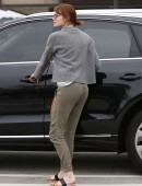 Emma-Stone-Grocery-Shopping-7