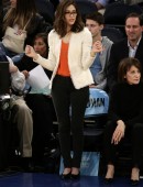 Emmy-Rossum-New-York-Knicks-Game-NYC-8