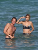 Gigi-Hadid-in-Bikini-Miami-Beach-5