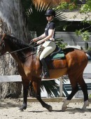 Iggy-Azalea-Horseback-Riding-LA-1
