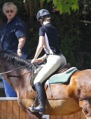 Iggy-Azalea-Horseback-Riding-LA-10