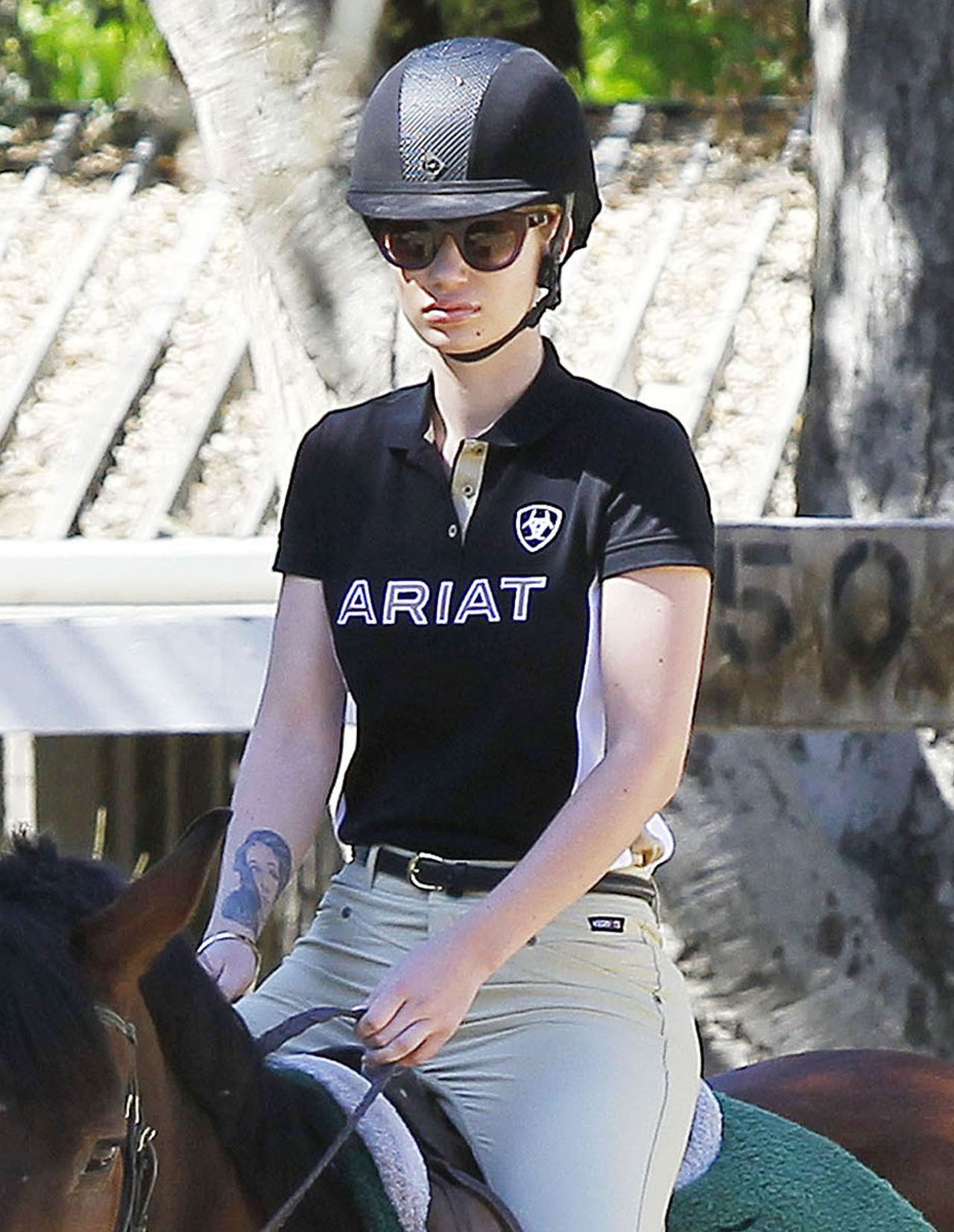 Iggy-Azalea-Horseback-Riding-LA-6