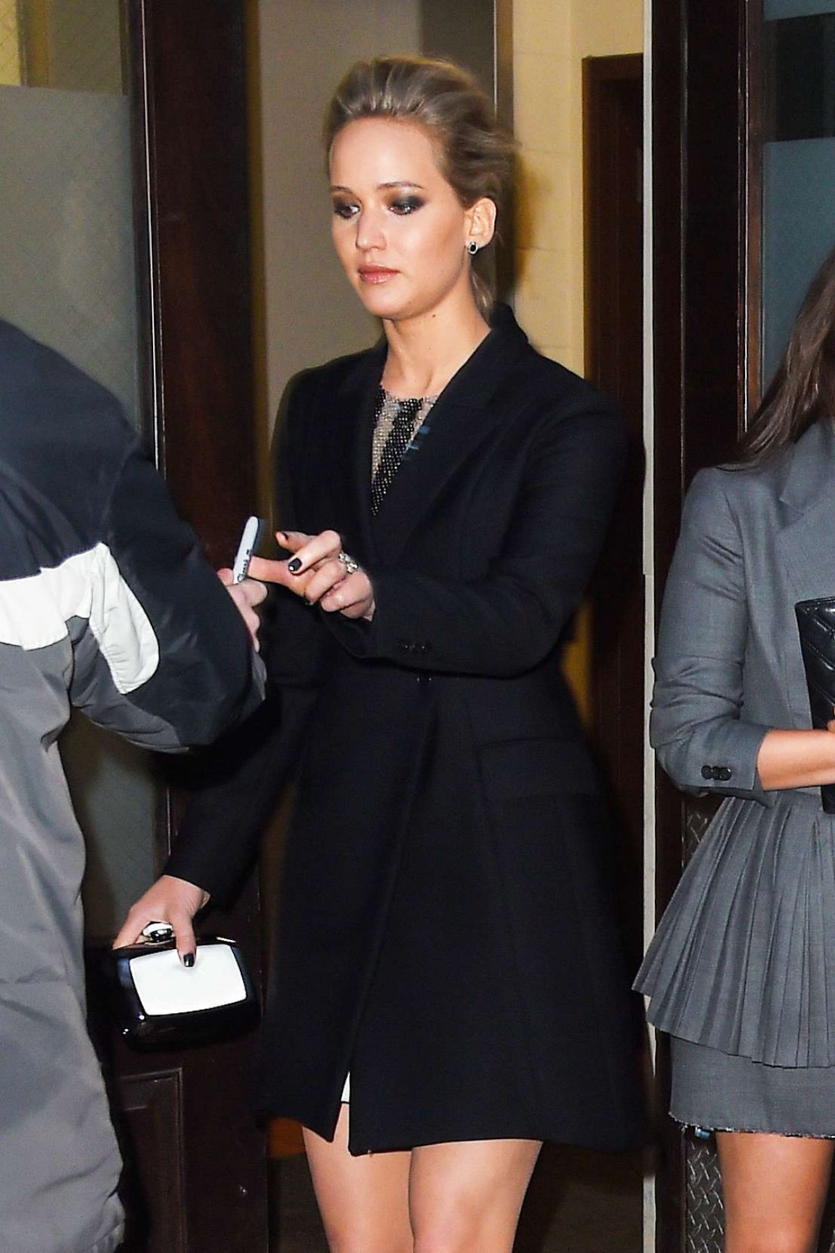 Jennifer-Lawrence-Out-and-About-in-New-York-8