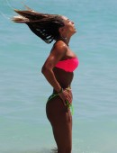 Jennifer-Nicole-Lee-Beach-509