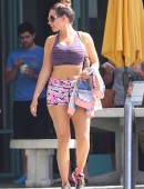 Kelly-Brook-in-Shorts-60