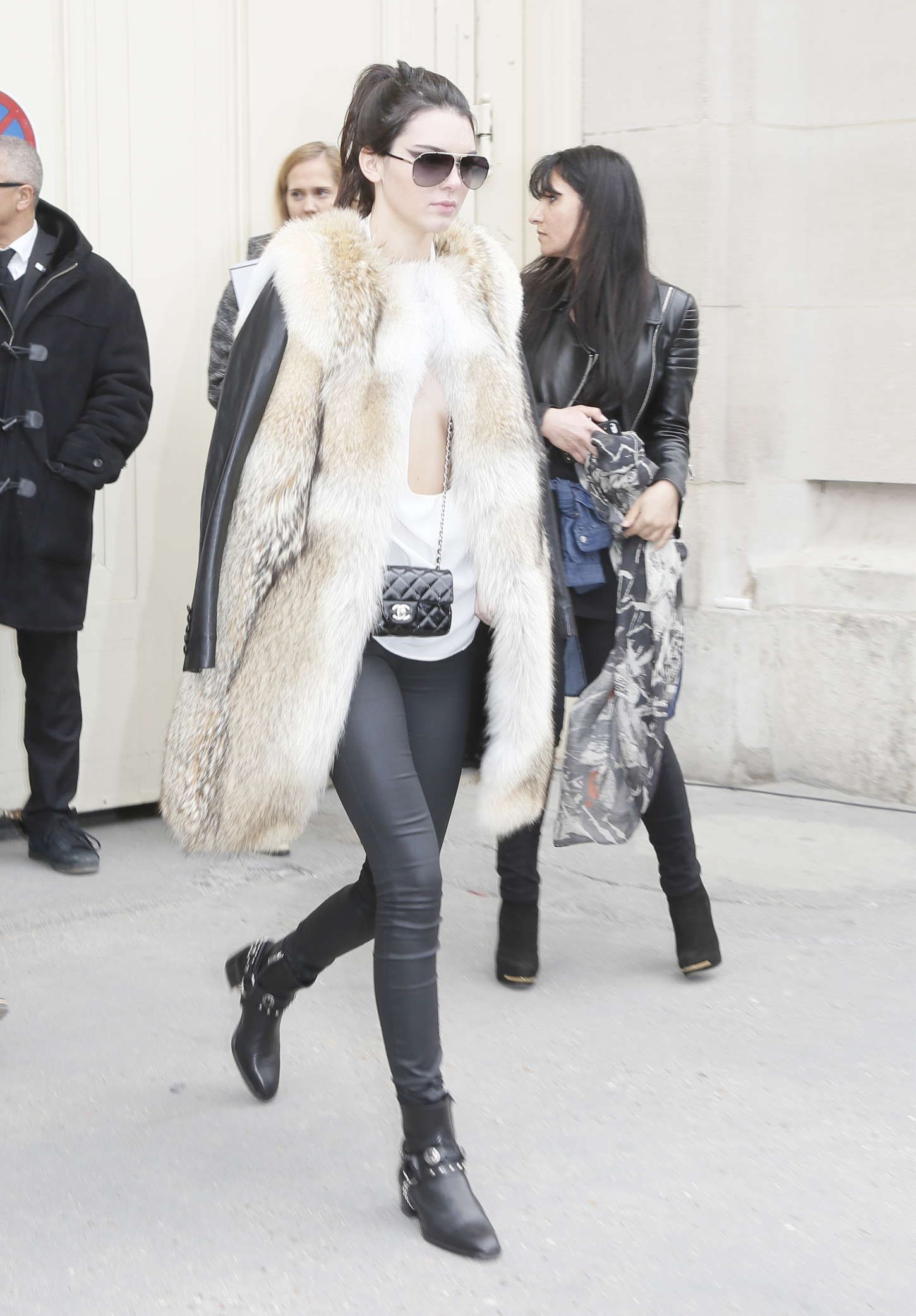 Kendall-Jenner-Chanel-Fashion-Show-7