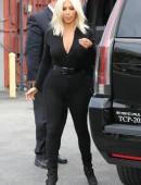 Kim-Kardashian-Booty-201