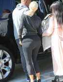Kim-Kardashian-Booty-in-Tights-407