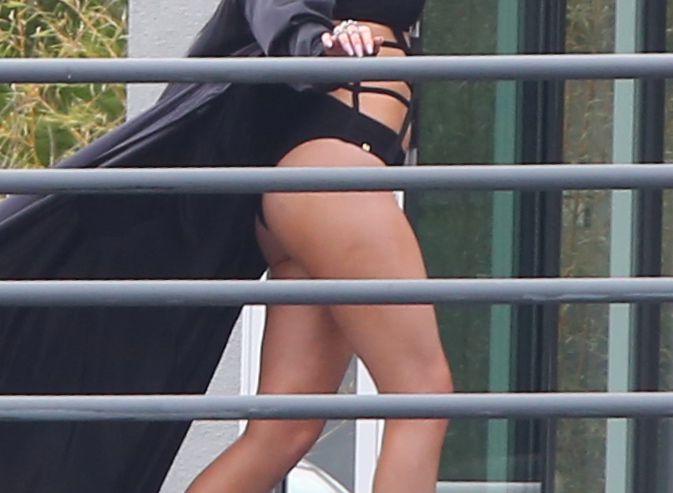 Kylie-Jenner-Photoshoot-Candids-in-Hollywood-11