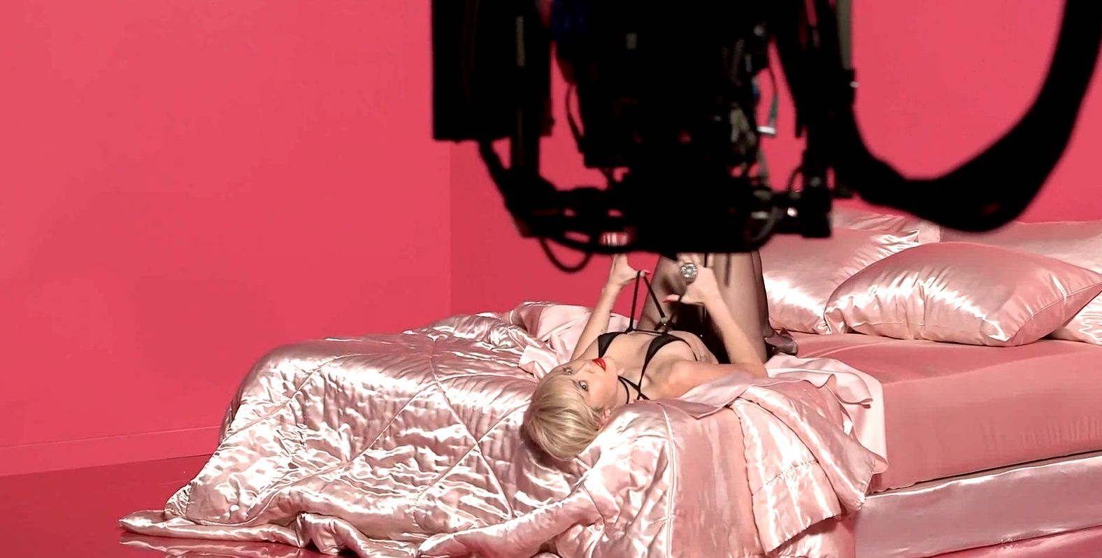 Miley-Cyrus-Golden-Lady-Leggings-Photoshoot-16