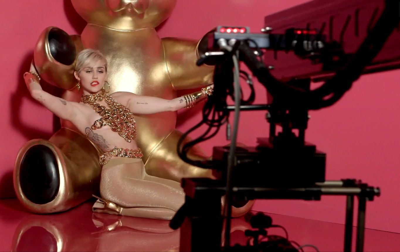 Miley-Cyrus-Golden-Lady-Leggings-Photoshoot-26