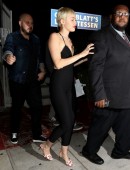 Miley-Cyrus-The-Laugh-Factory-Hollywood-4