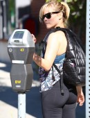 Reese-Witherspoon-Booty-in-Tights-2