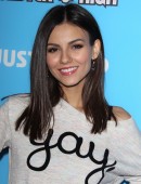 Victoria-Justice-Thursday-Roller-Skating-Party-LA-3