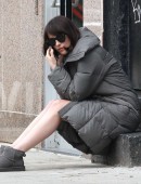 Dakota-Johnson-in-Red-Mini-Dress-On-How-To-Be-Single-3