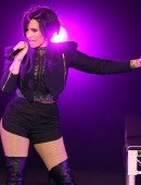 Demi-Lovato-Performing-at-the-Crowne-Theatre-in-Perth-Australia-6