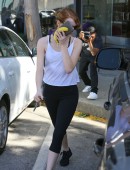 Emma-Stone-Booty-in-Tights-West-Hollywood-8