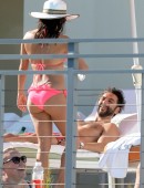 Eva-Longoria-Bikini-Candids-in-Miami-17