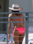 Eva-Longoria-Bikini-Candids-in-Miami-3
