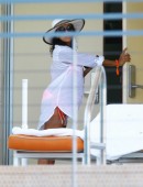 Eva-Longoria-Poolside-Miami-12
