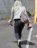 Hilary-Duff-Booty-in-Jeans-at-a-Dance-Studio-in-LA-2