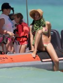 Irina-Shayk-in-Bikini-11
