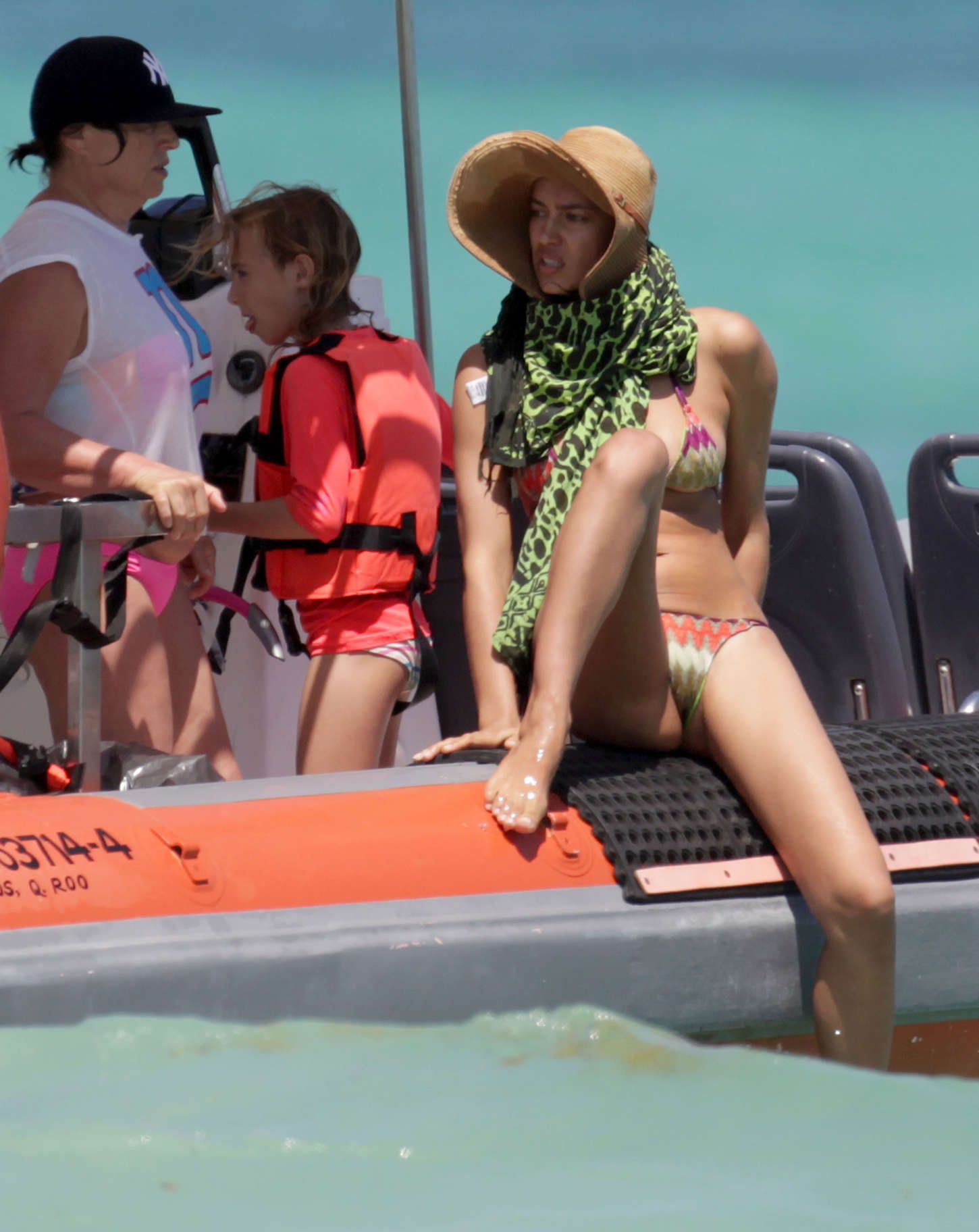 Irina-Shayk-in-Bikini-12