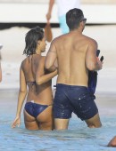 Jessica-Alba-in-Bikini-in-Caribbean-9