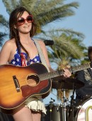 Kacey-Musgraves-11