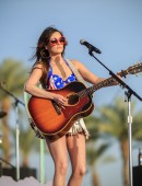 Kacey-Musgraves-12